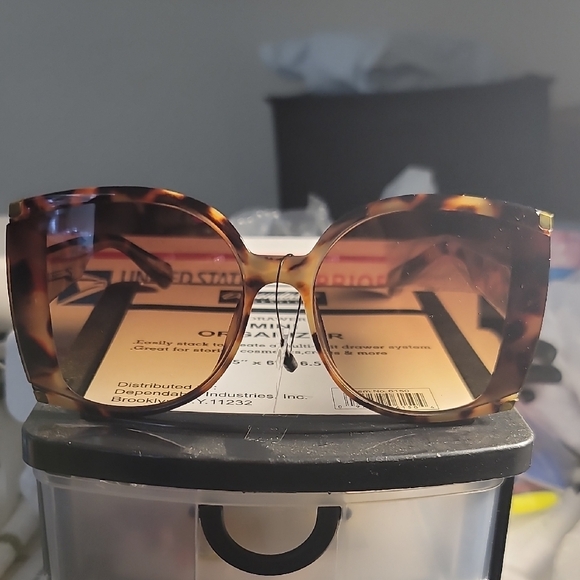 Accessories - Tortoise Shell Women's Sunglasses
